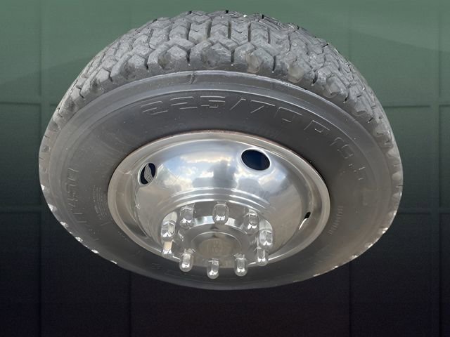 Used 2011 Ford F550 4x4 Regular Cab Super Duty w/ Payload Upgrade Pkg image 12