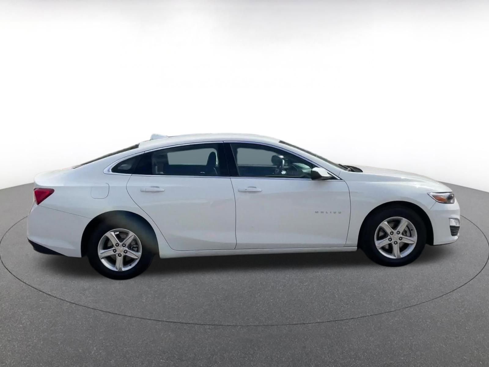 Used 2024 Chevrolet Malibu LT FWD image 16