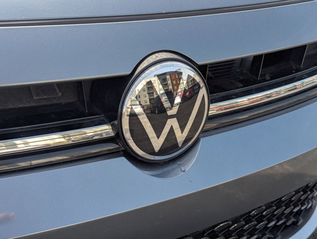 Used 2025 Volkswagen Jetta SE FWD image 11