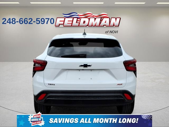 Used 2024 Chevrolet Trax RS w/ Driver Confidence Package FWD image 4