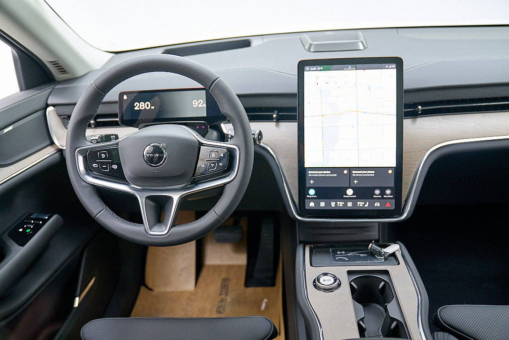 New 2026 Volvo EX90 Plus AWD/4WD image 29