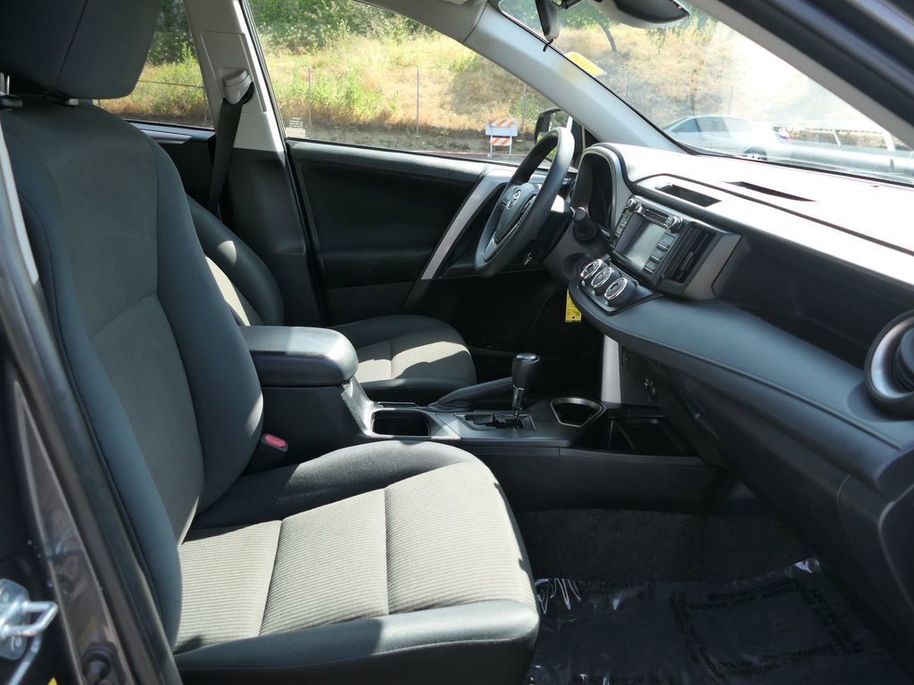Used 2018 Toyota RAV4 LE w/ All Weather Liner Package FWD image 25