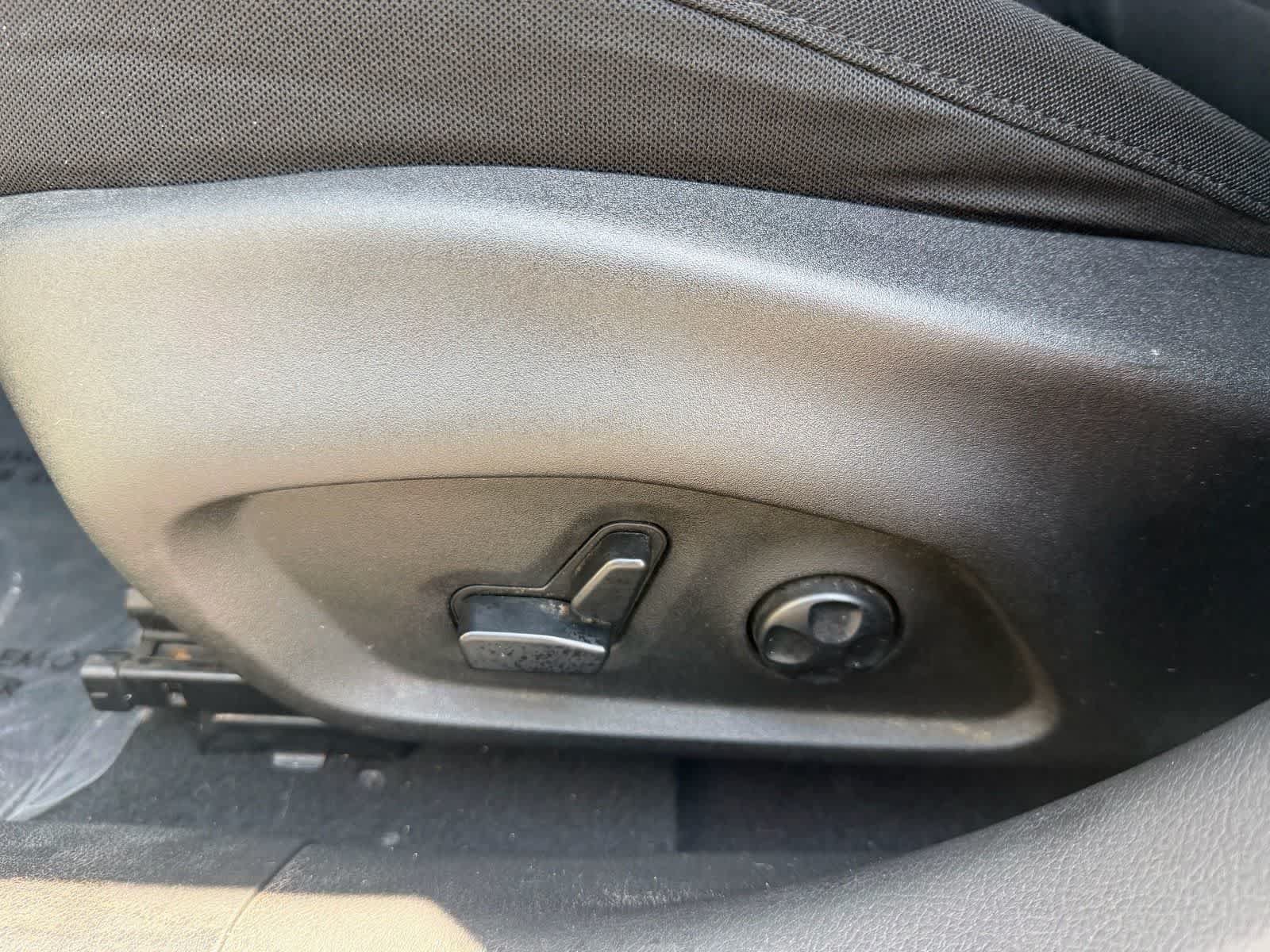 Used 2019 Jeep Renegade Latitude w/ Popular Equipment Group AWD/4WD image 22