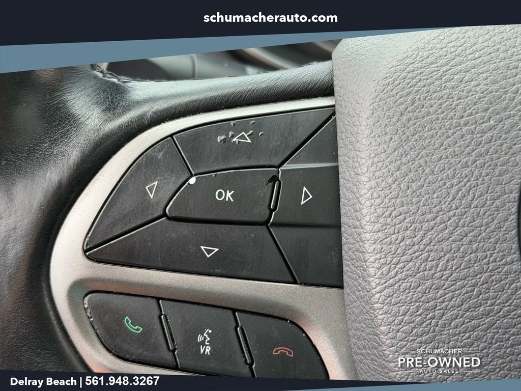 Used 2019 Jeep Cherokee Limited FWD image 26
