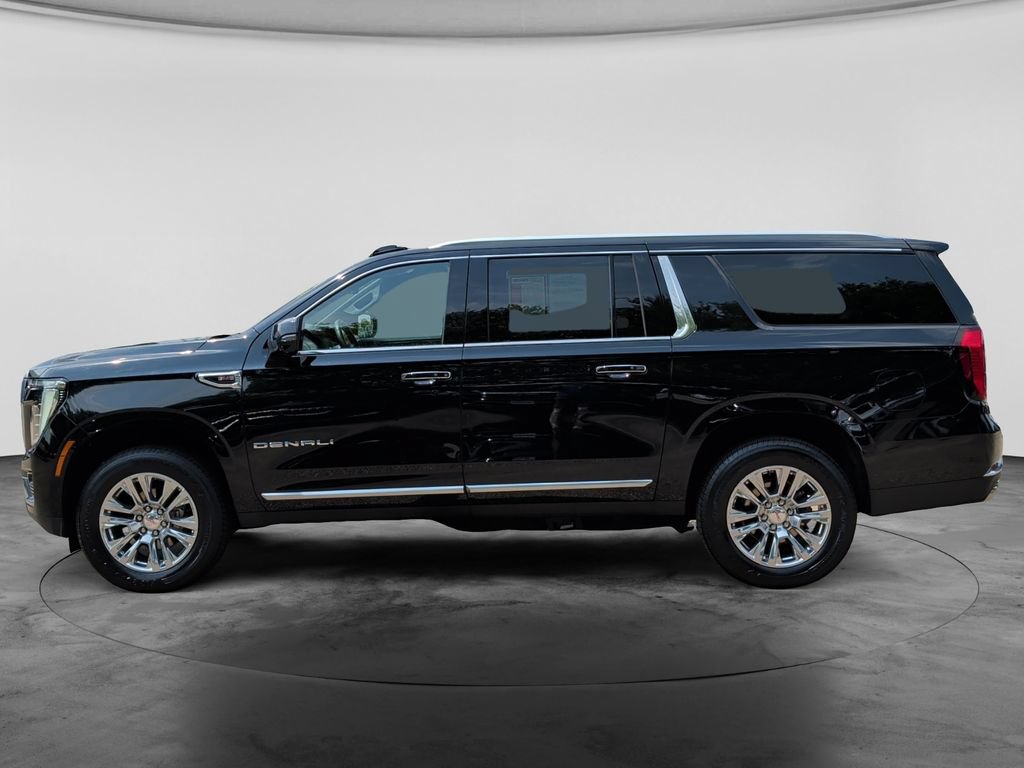 Used 2025 GMC Yukon XL Denali AWD/4WD image 4