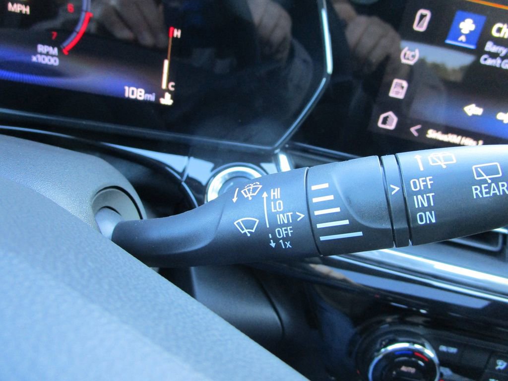 New 2026 Chevrolet Trax RS w/ Sunroof Package image 28