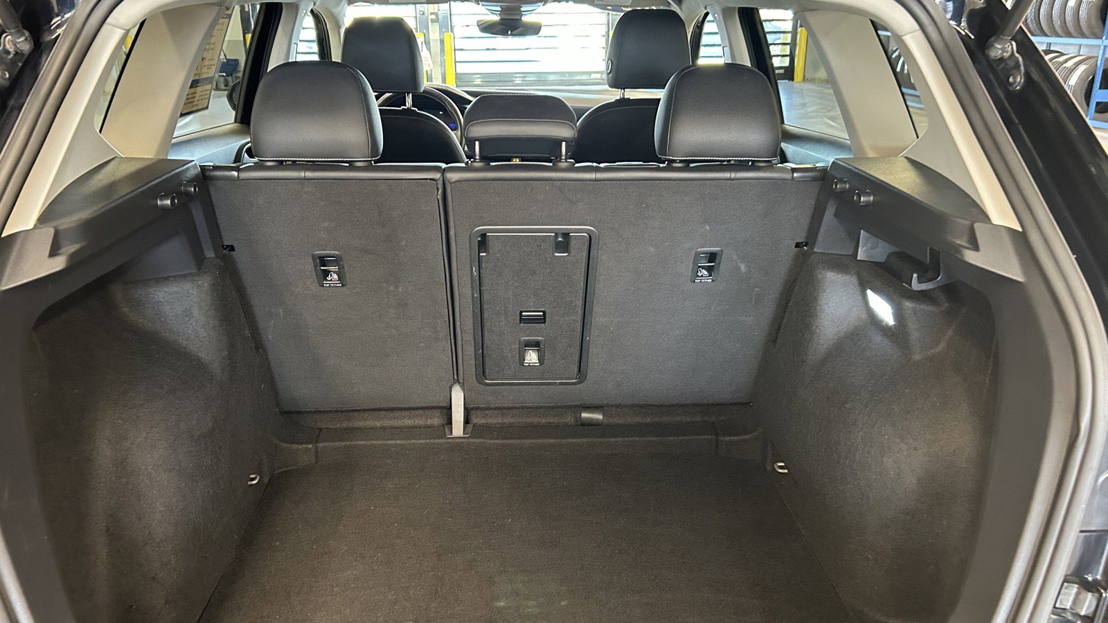 Used 2024 Volkswagen Taos SE image 15