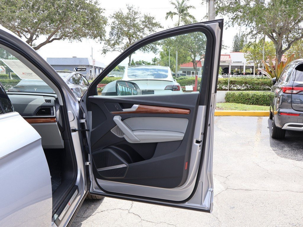 Used 2022 Audi Q5 2.0T Premium Plus w/ Premium Plus Package image 27