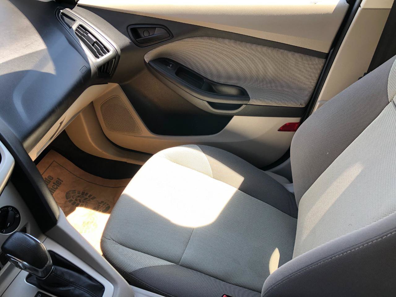Used 2012 Ford Focus SE FWD image 19