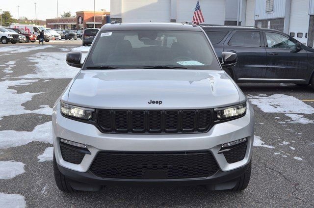 New 2025 Jeep Grand Cherokee Limited image 3