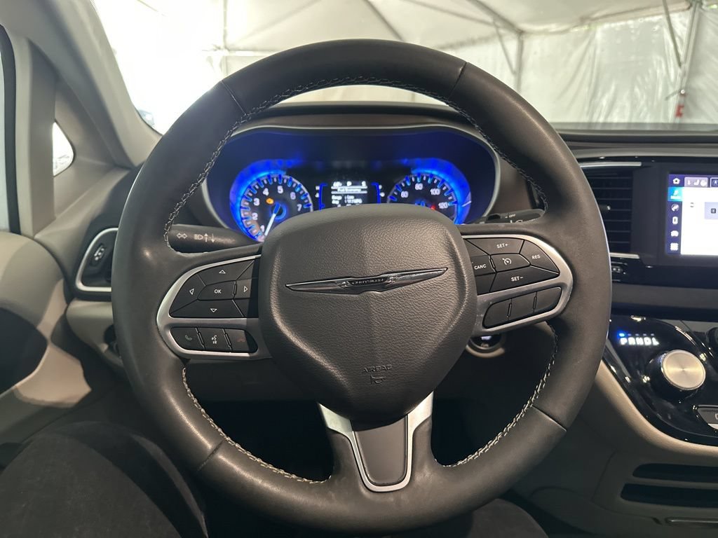 Used 2024 Chrysler Voyager LX FWD image 17