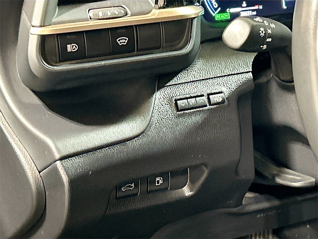 Used 2023 Toyota Crown XLE image 8