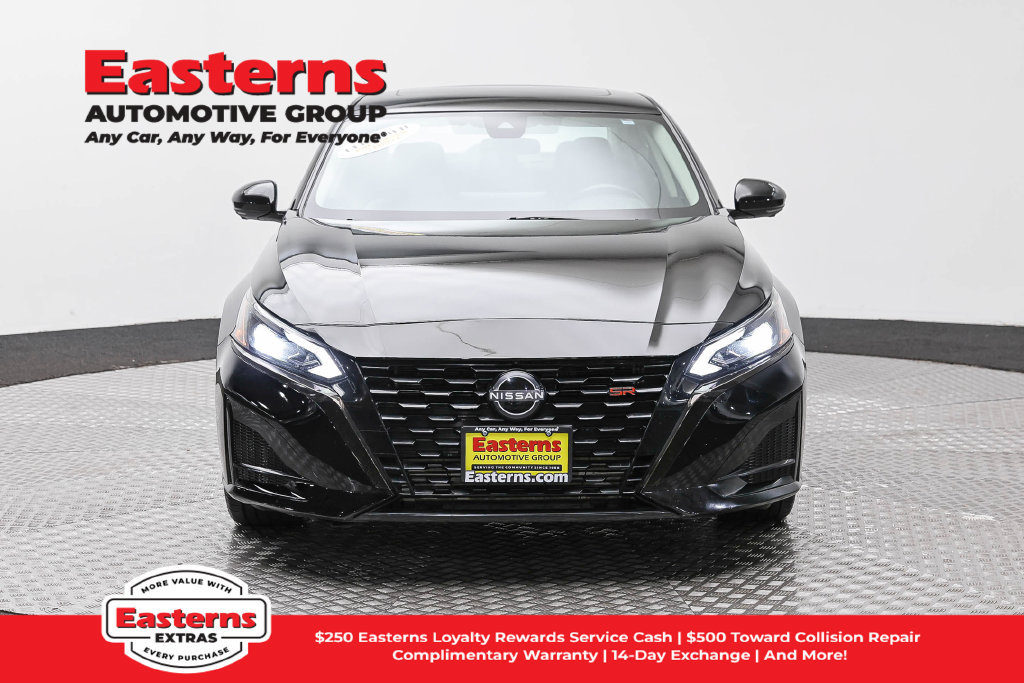 Used 2023 Nissan Altima 2.0 SR FWD image 3