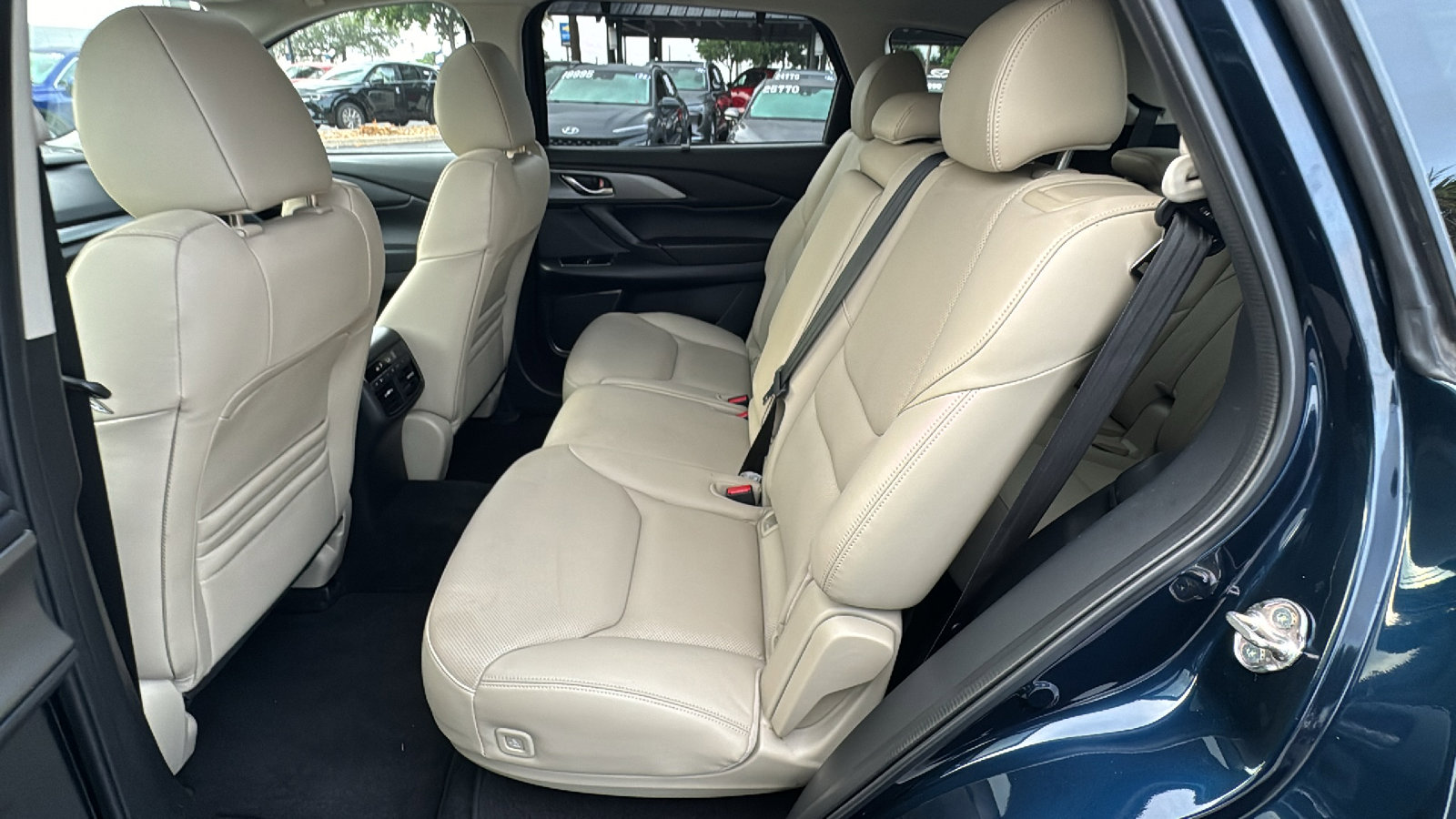 Certified 2022 MAZDA CX-9 Touring w/ Touring Premium Package AWD/4WD image 16
