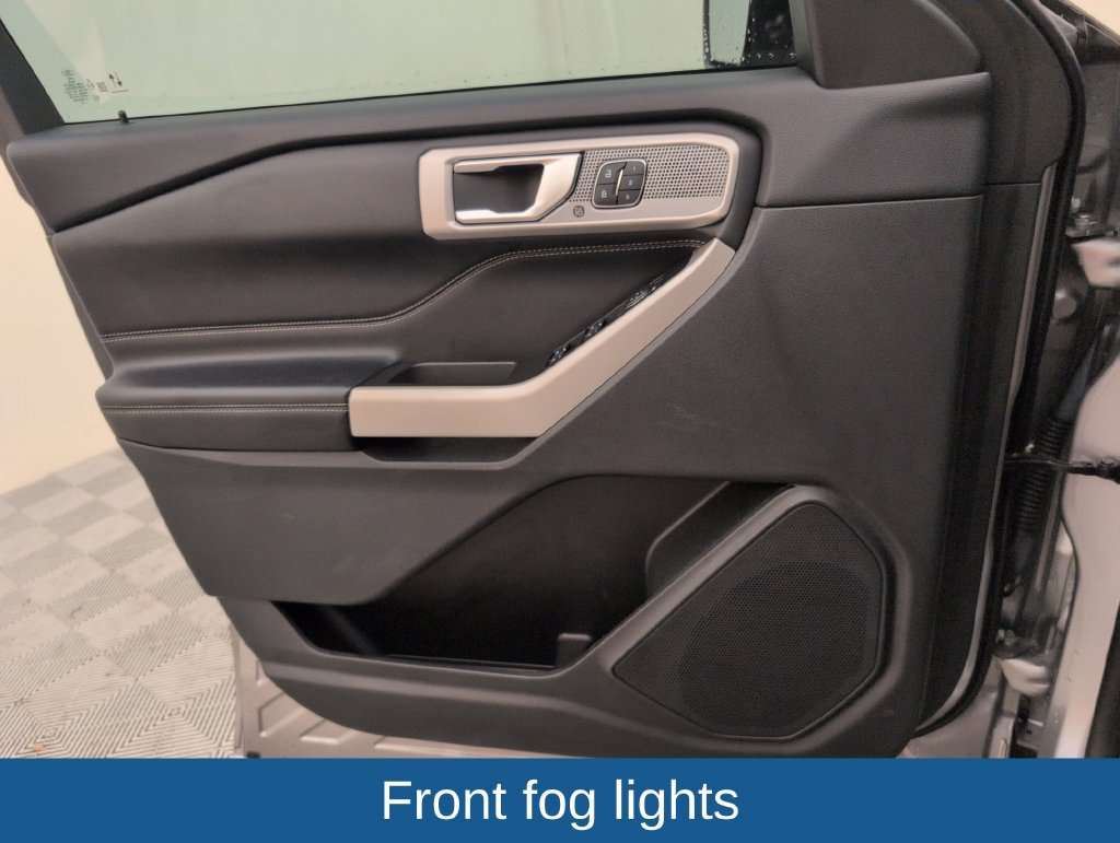 Used 2022 Ford Explorer Limited w/ Equipment Group 301A RWD image 32