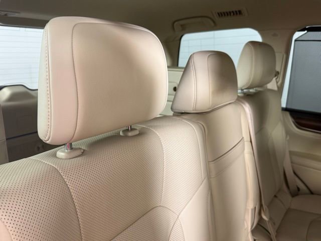 Used 2021 Lexus LX 570 4WD w/ Luxury Package image 31