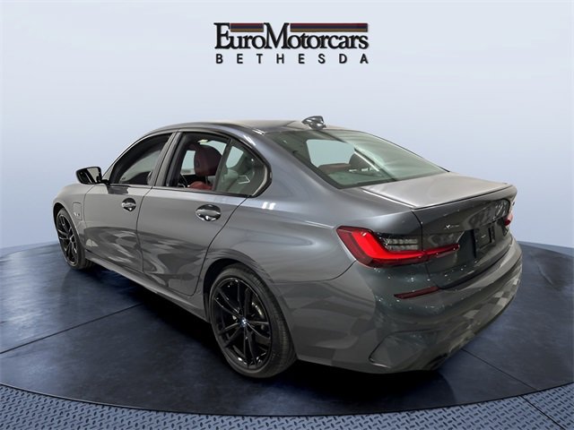 Used 2022 BMW 330e xDrive image 3