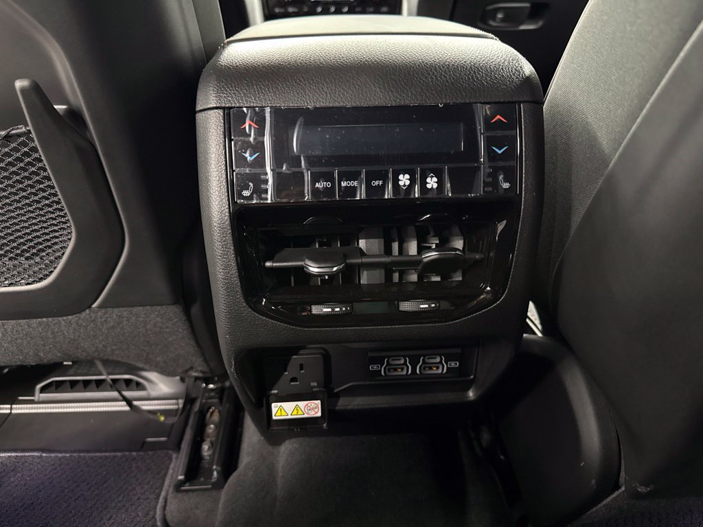 Used 2025 Jeep Grand Cherokee L Summit AWD/4WD image 13