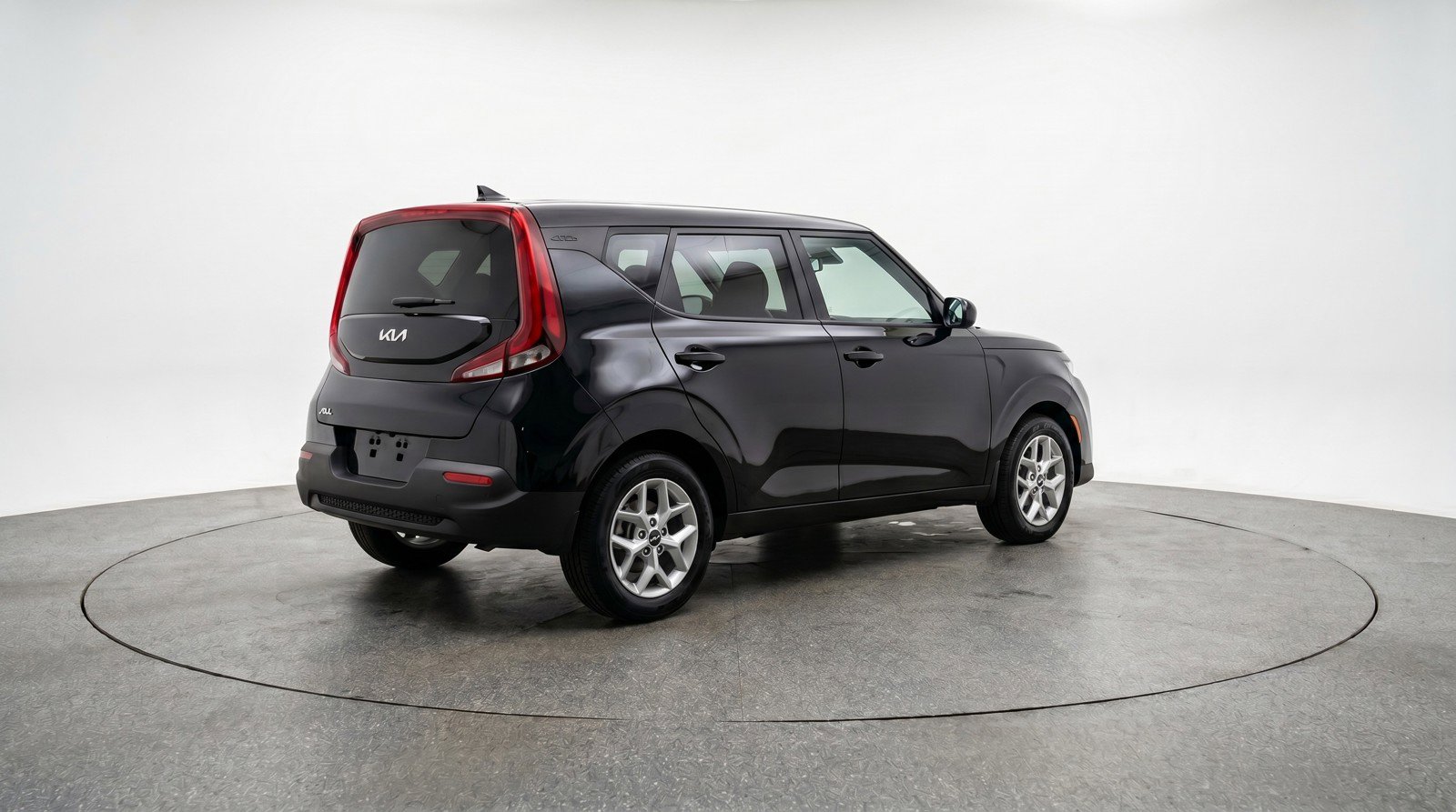 Used 2025 Kia Soul LX w/ LX Technology Package FWD image 9