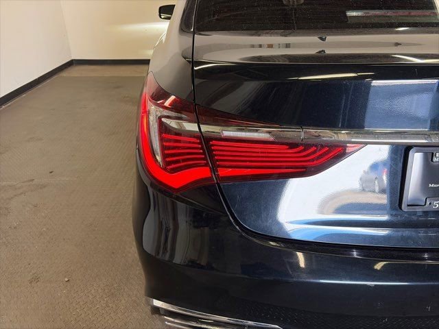 Used 2018 Acura RLX w/ Technology Package image 9