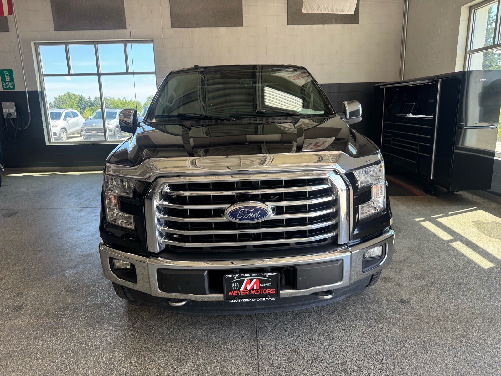 Used 2015 Ford F150 XLT w/ Equipment Group 302A Luxury AWD/4WD image 2