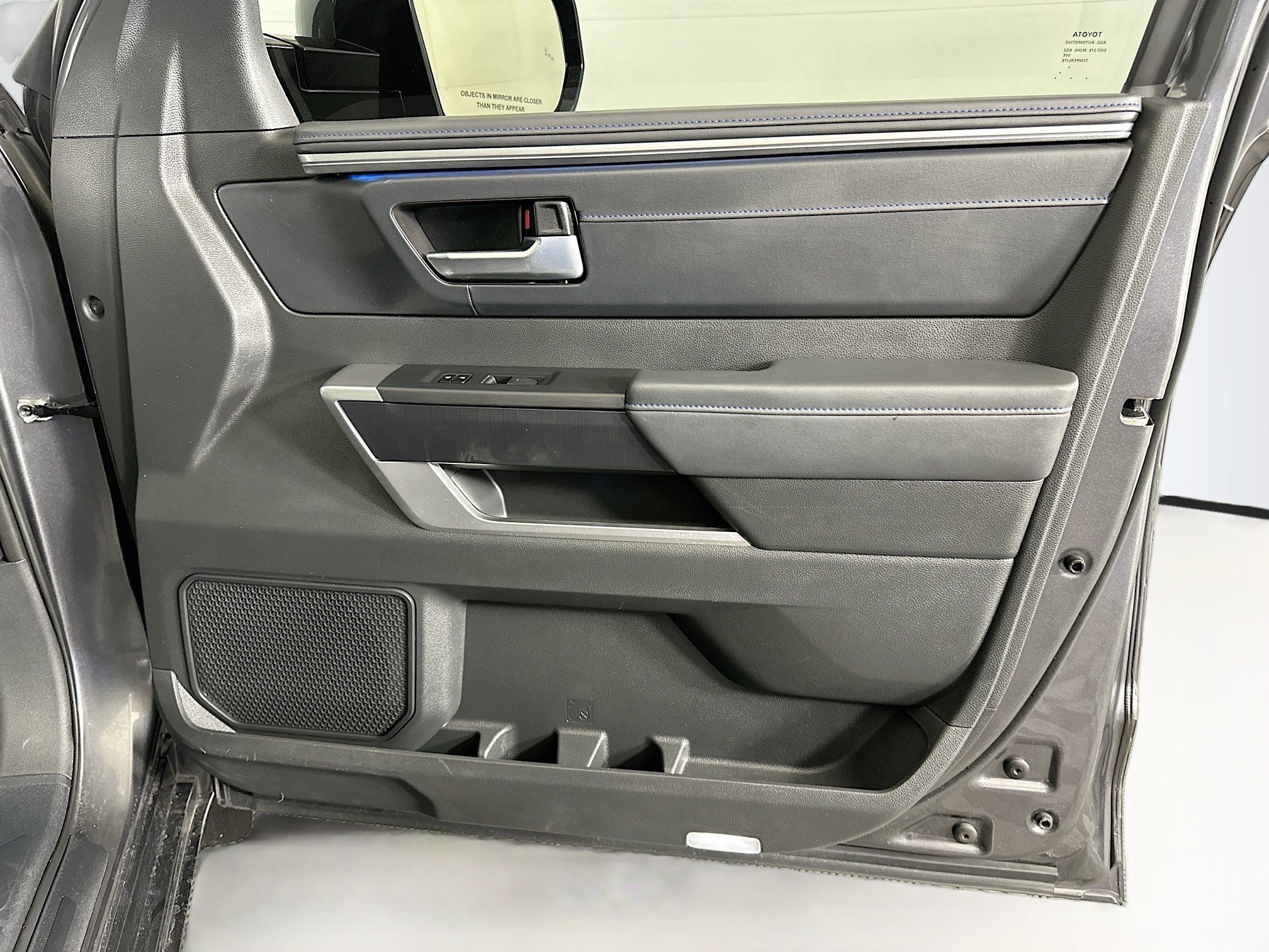 Used 2024 Toyota Sequoia Platinum AWD/4WD image 35