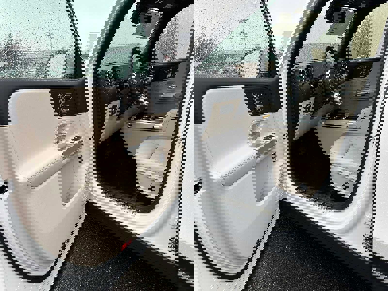 Used 2026 Mercedes-Benz GLB 250 4MATIC image 19