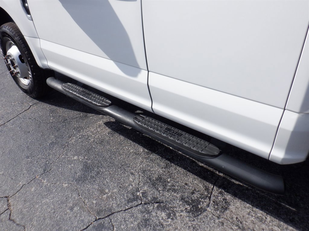 Used 2018 Ford F350 XL w/ Power Equipment Group image 9