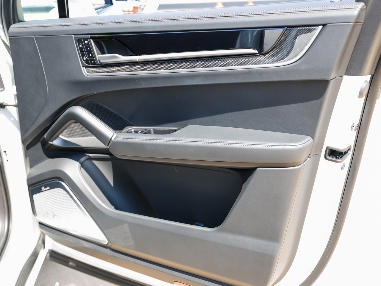 New 2025 Porsche Cayenne GTS image 25