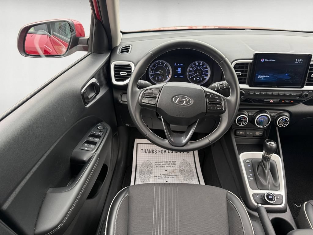 Certified 2022 Hyundai Venue Limited FWD image 12