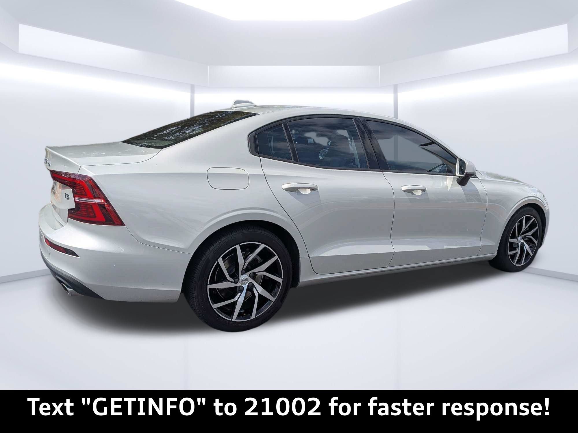 Used 2020 Volvo S60 T5 Momentum FWD image 3