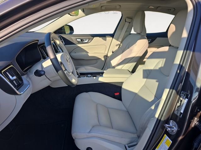 Used 2025 Volvo S60 B5 Plus FWD image 9