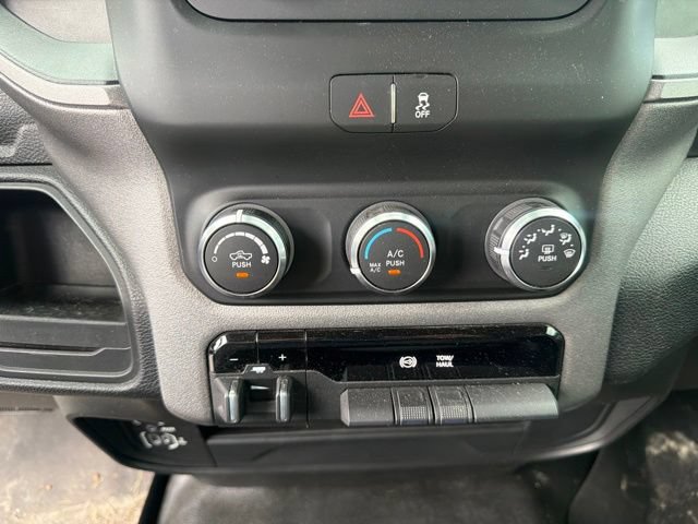 Used 2019 RAM 3500 Tradesman w/ Chrome Appearance Group RWD image 23