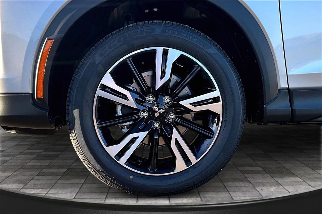 New 2026 Mitsubishi Eclipse Cross SE image 11