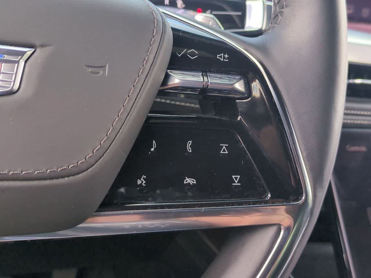 Used 2025 Cadillac Escalade Sport Platinum w/ LPO, ONYX Package AWD/4WD image 27