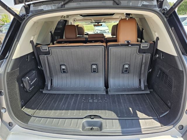 Used 2025 Nissan Pathfinder Platinum w/ Cargo Package FWD image 39