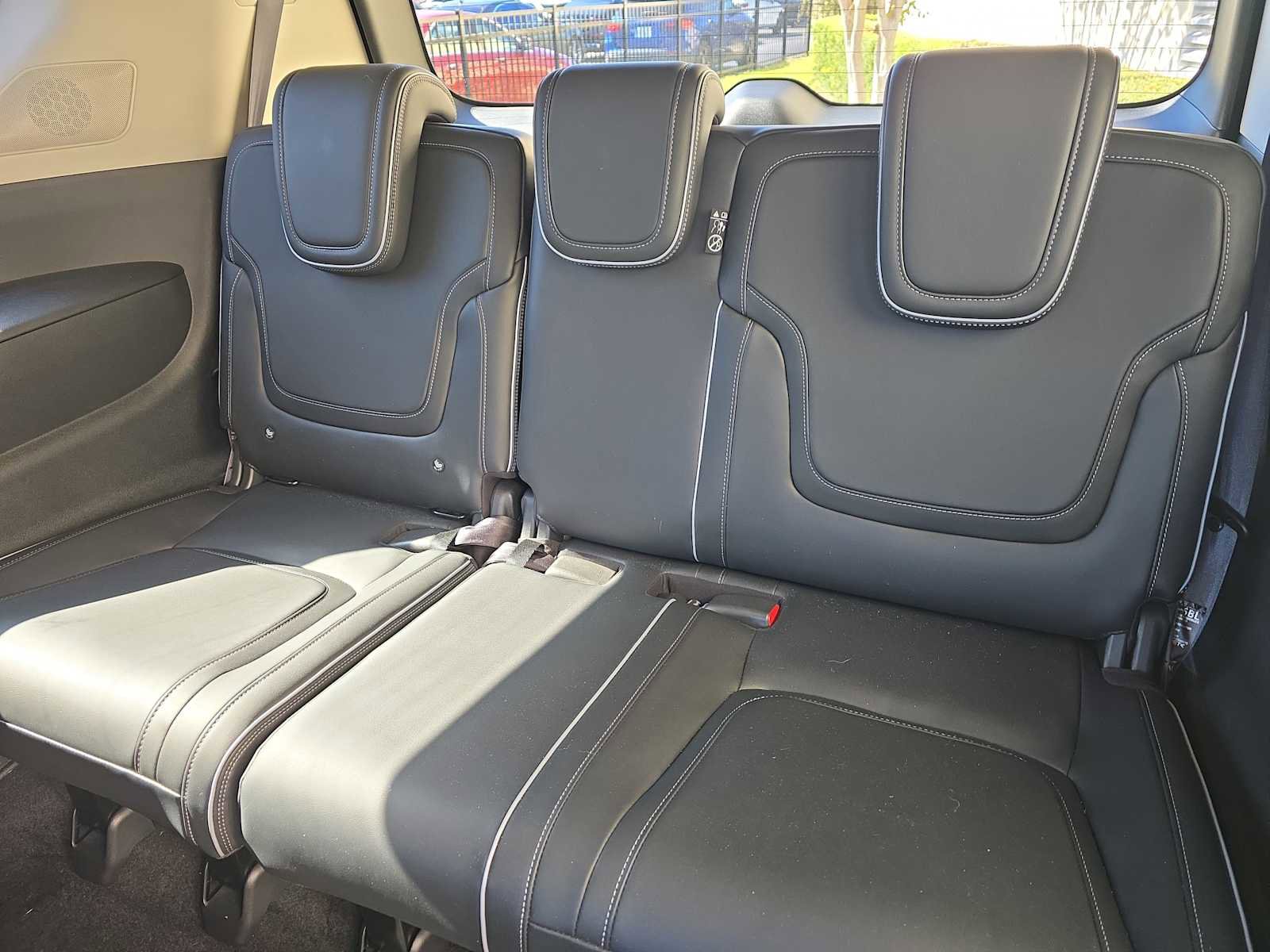 Certified 2025 INFINITI QX80 Luxe image 9