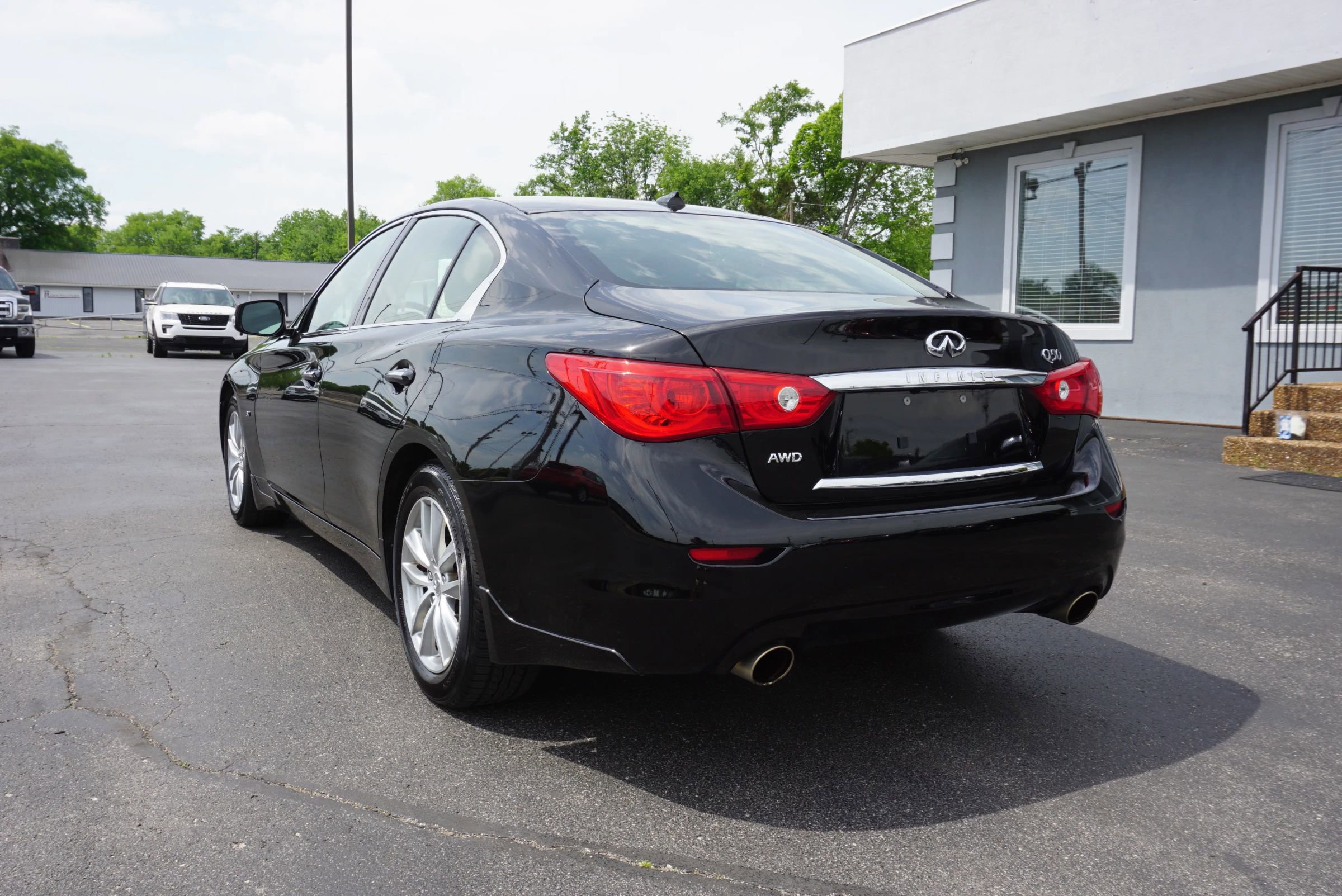 Used 2014 INFINITI Q50 2.0t w/ Moonroof Package AWD/4WD image 7
