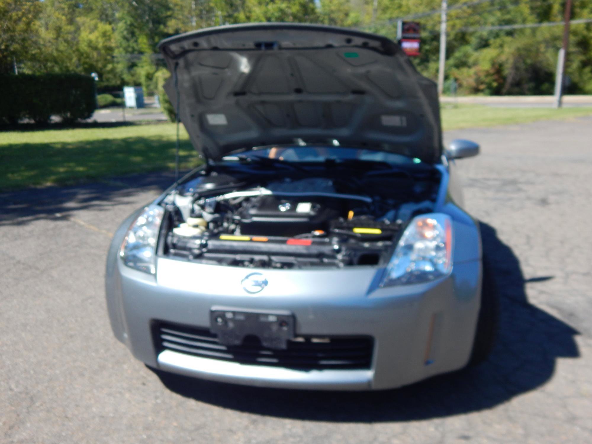 Used 2004 Nissan 350Z Touring image 17