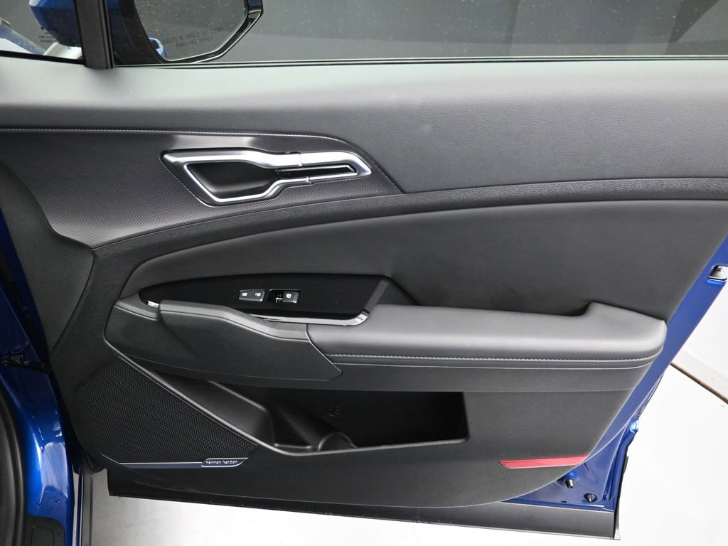 Used 2025 Kia Sportage SX image 39