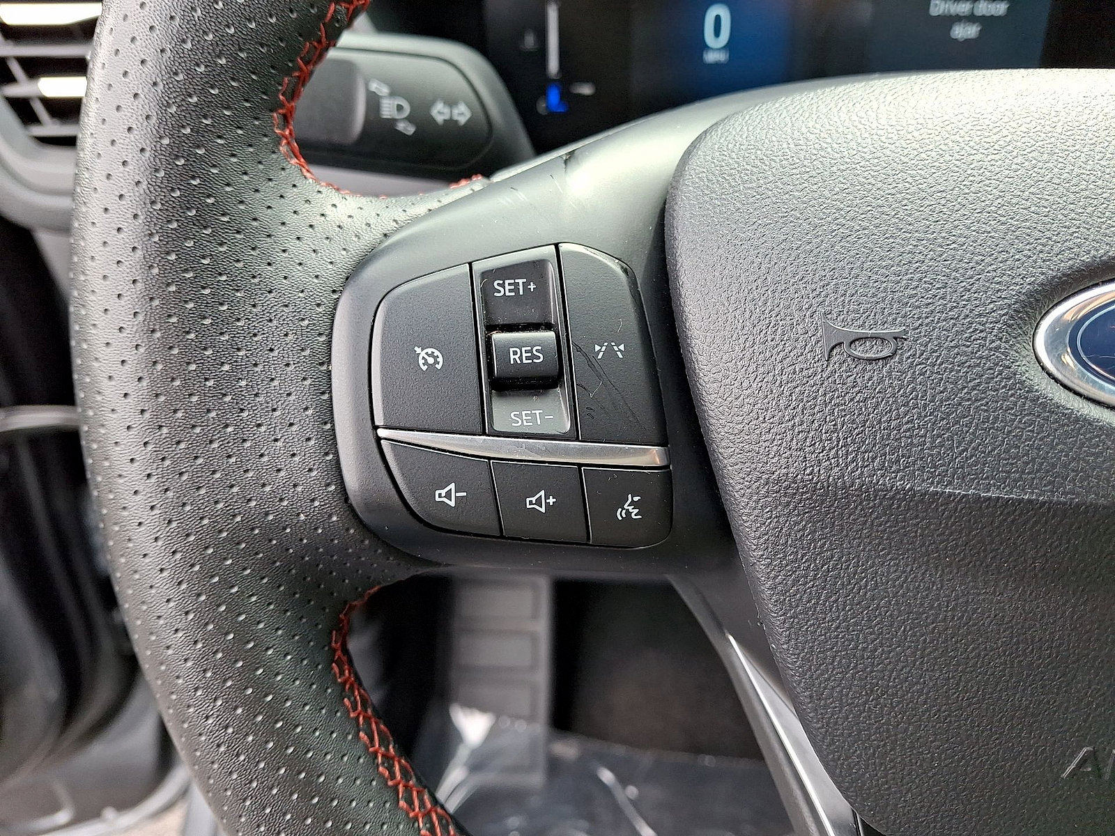 Used 2025 Ford Escape ST-Line FWD image 17