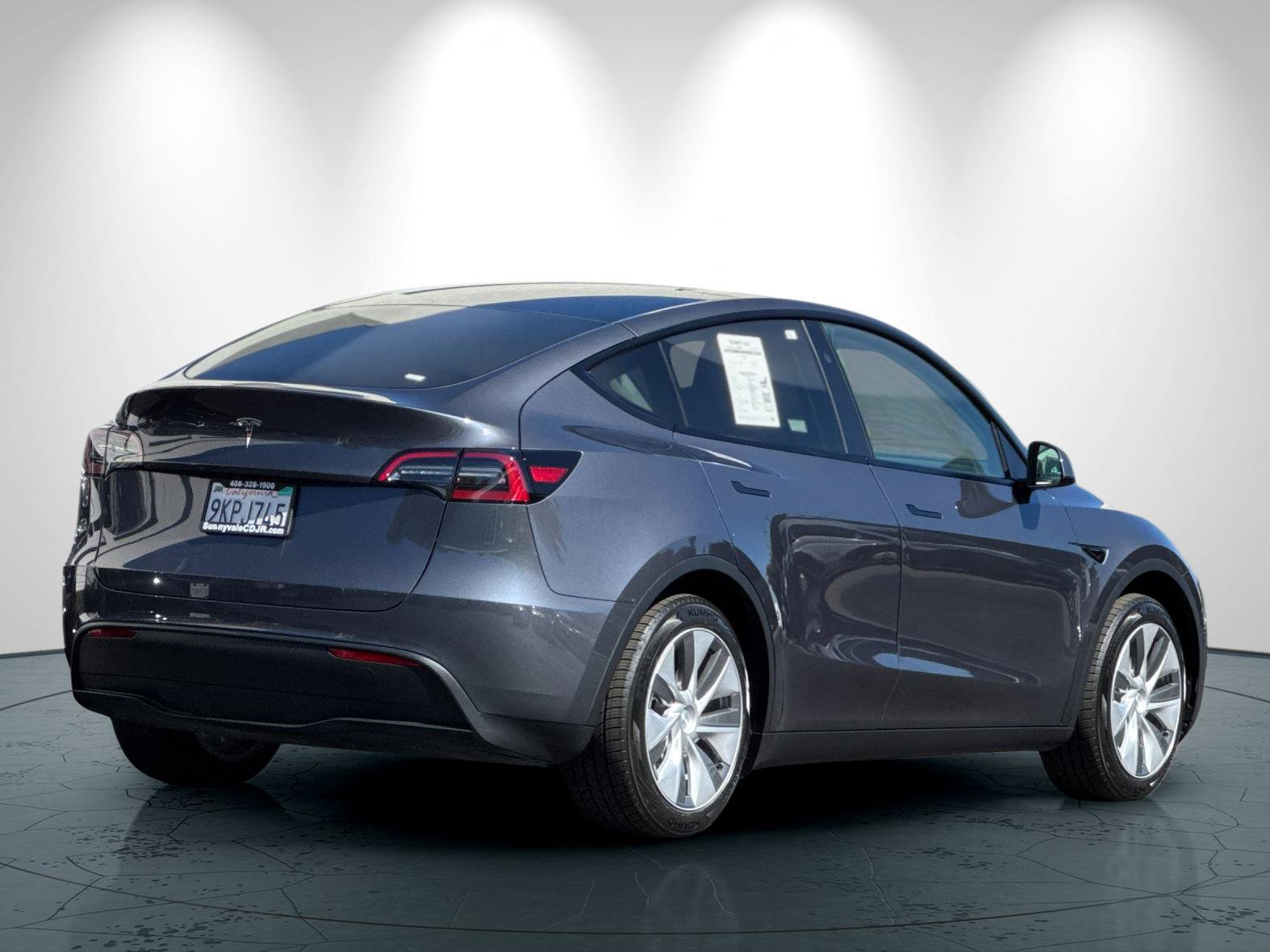 Used 2023 Tesla Model Y 2WD image 4