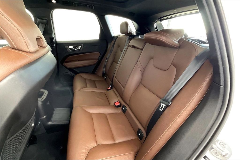 Certified 2022 Volvo XC60 T8 Inscription Expression image 33