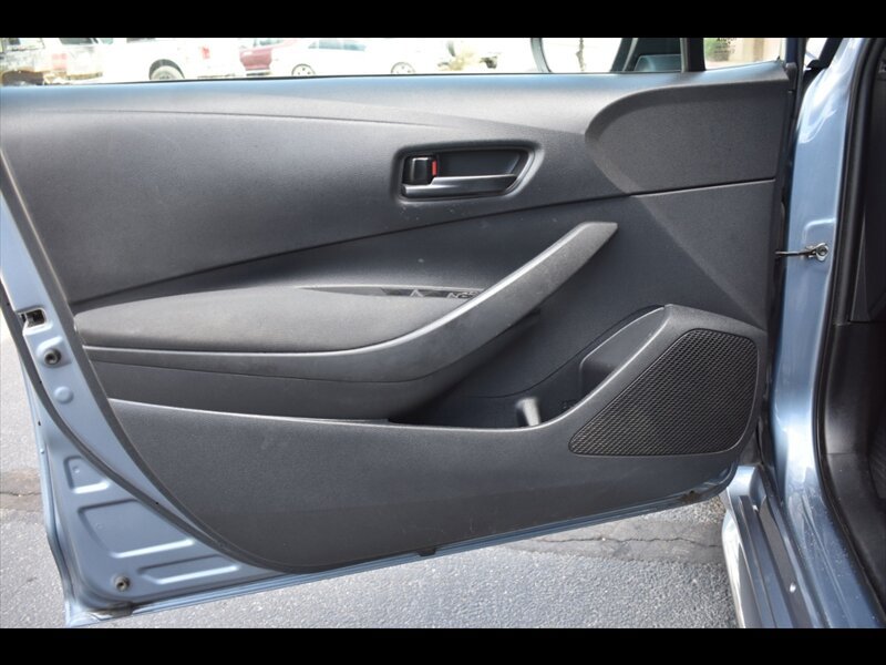 Used 2022 Toyota Corolla LE FWD image 17