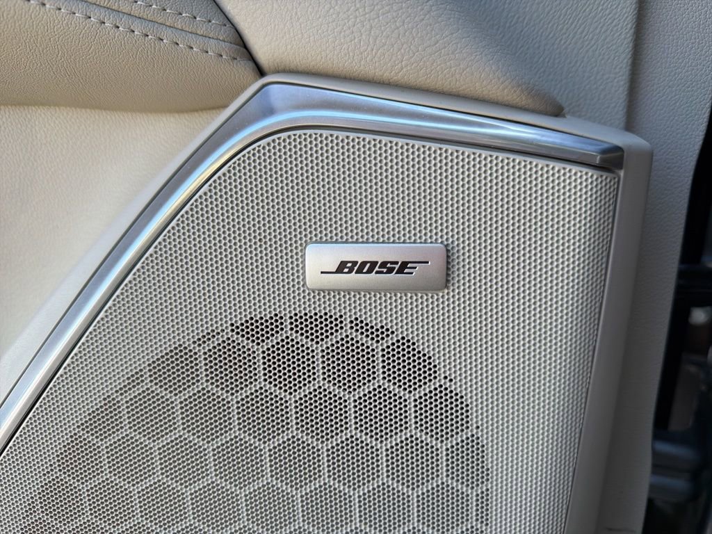 Used 2018 Cadillac Escalade Premium Luxury AWD/4WD image 43