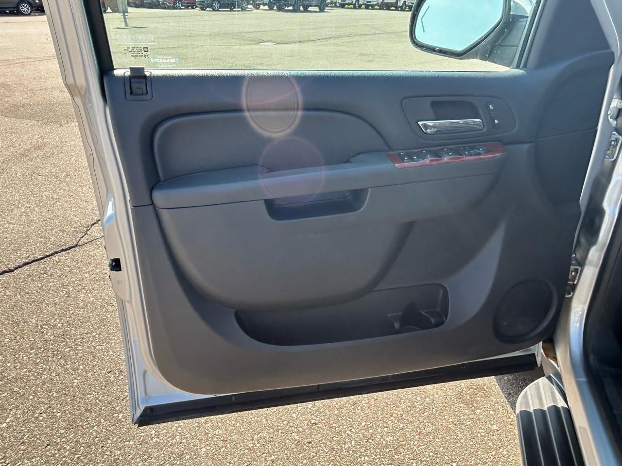 Used 2013 Chevrolet Avalanche LT w/ All-Star Edition image 16