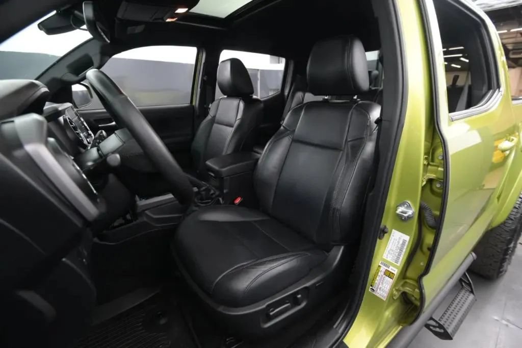 Used 2023 Toyota Tacoma TRD Sport w/ TRD Premium Sport Package AWD/4WD image 42