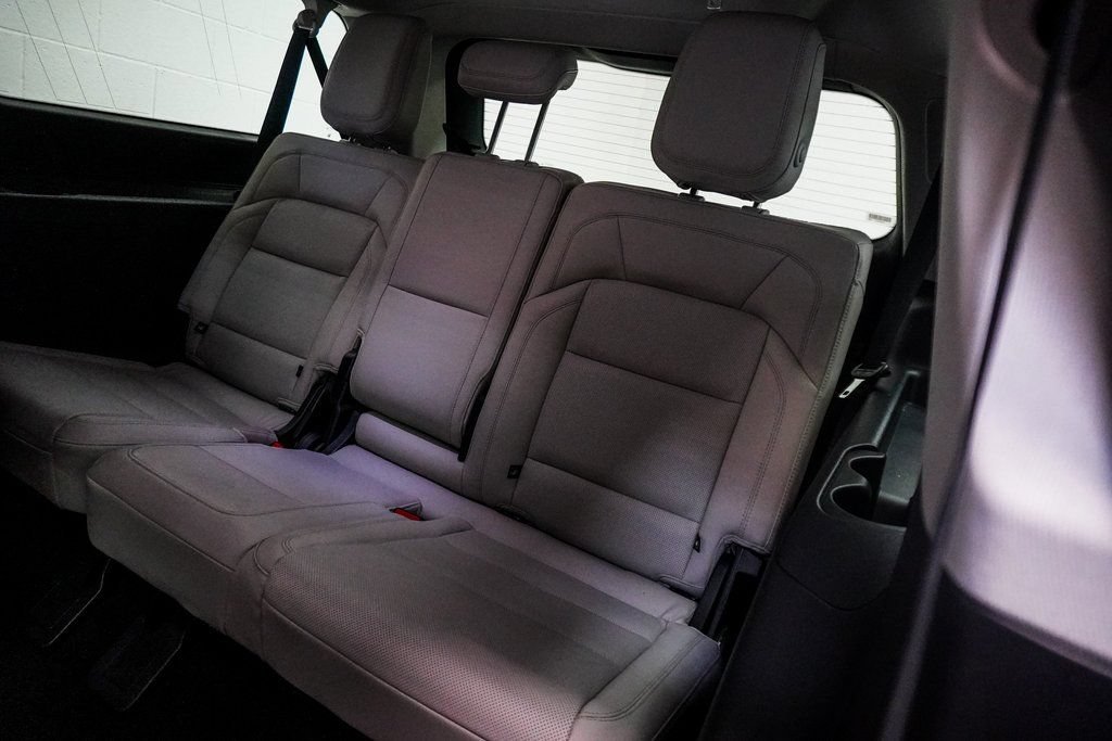 Used 2025 Lincoln Navigator L Reserve AWD/4WD image 12