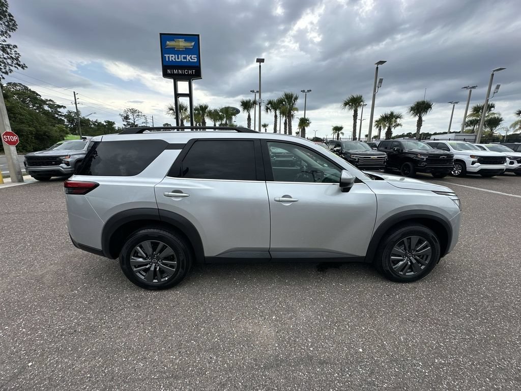 Used 2024 Nissan Pathfinder SV AWD/4WD image 17