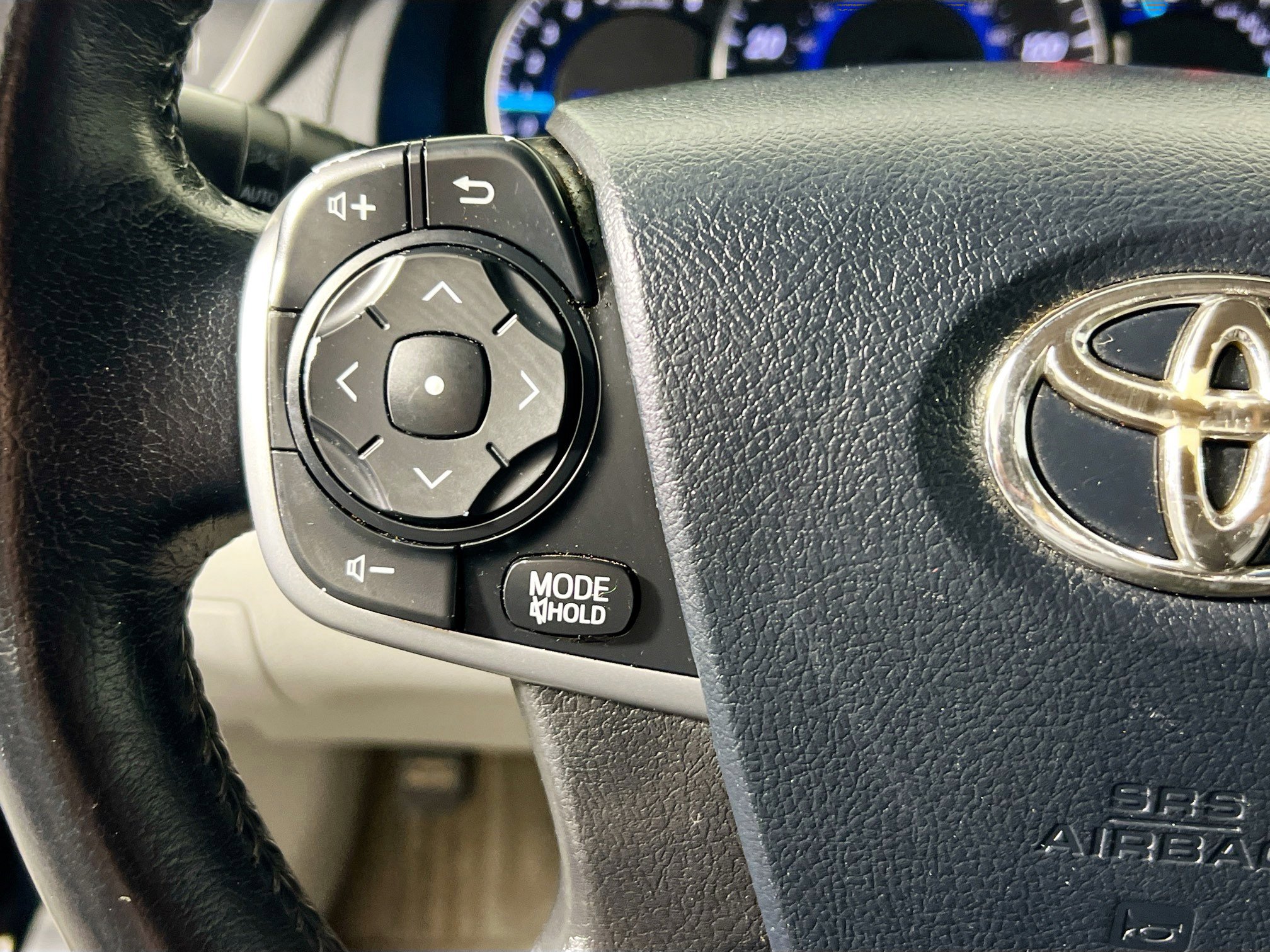 Used 2014 Toyota Camry XLE w/ Leather Package image 18